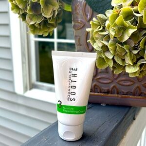 Rodan and Fields Moisturizing Replenish Cream. Soothe Line. Step 3. Sealed